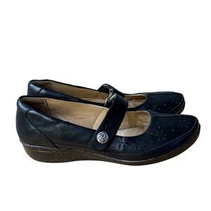 Clarks Collection Black Leather Laser Cut Mary Jane Cushion Soft Shoes Women
 8M